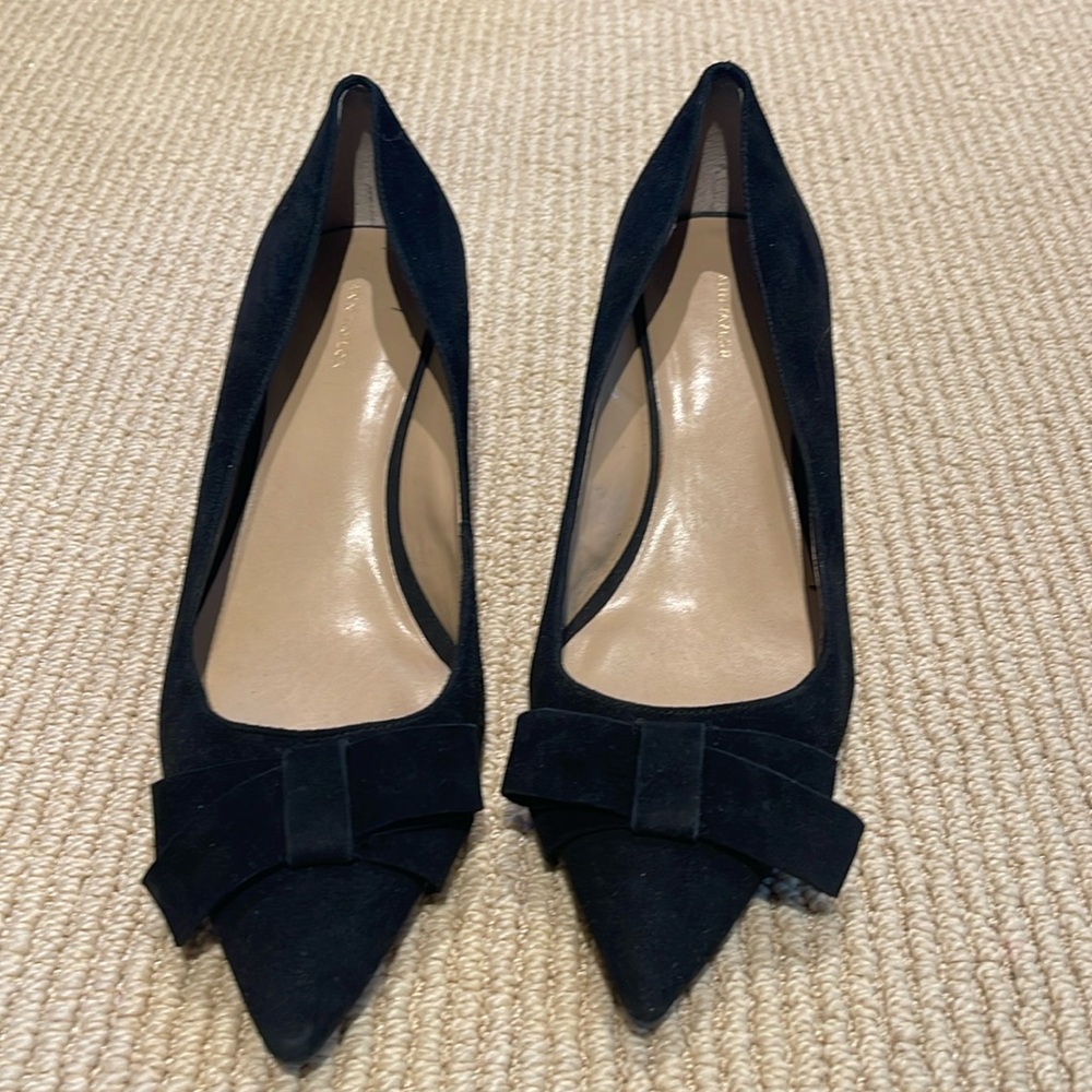 Ann Taylor kitten, heel pointy toe, black suede Reese bow pump size 10